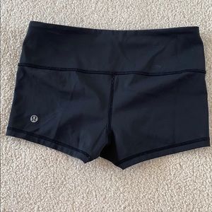 Black lululemon spandex shorts size 4